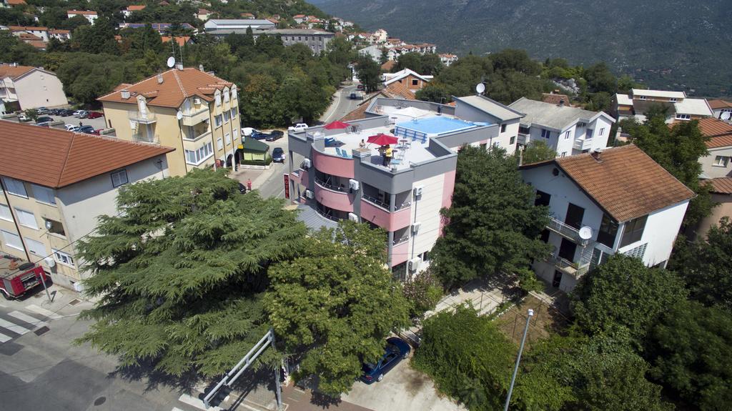Hotel Prvan Vrgorac Exterior photo